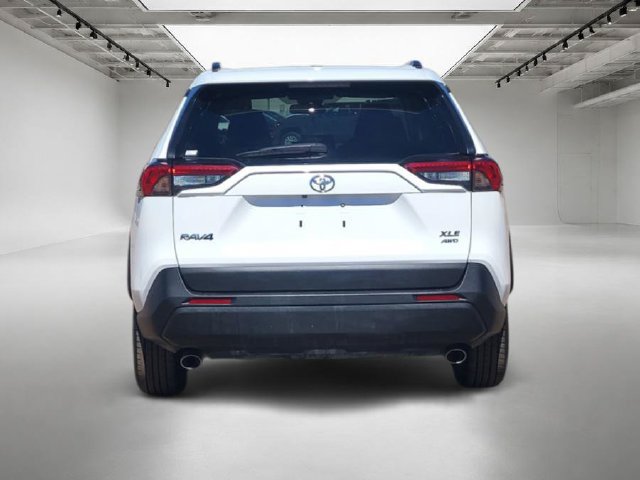 Used 2025 Toyota RAV4 XLE AWD/4WD image 5