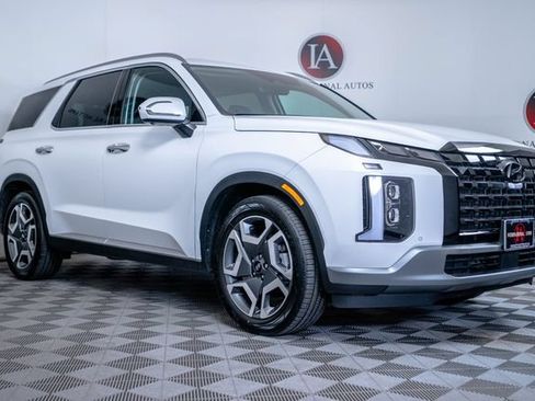 Certified 2025 Hyundai Palisade SEL FWD image 1
