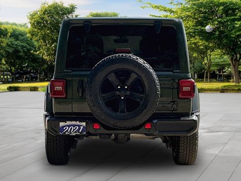Used 2021 Jeep Wrangler Unlimited Sahara AWD/4WD image 4