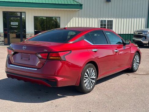 Used 2023 Nissan Altima 2.5 SV FWD image 6