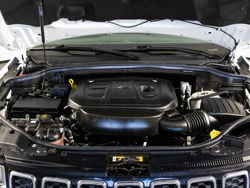 Used 2022 Jeep Grand Cherokee Limited image 44