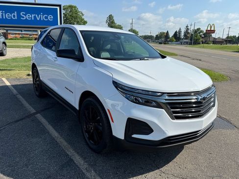 Certified 2024 Chevrolet Equinox LS w/ LS Convenience Package AWD/4WD image 8
