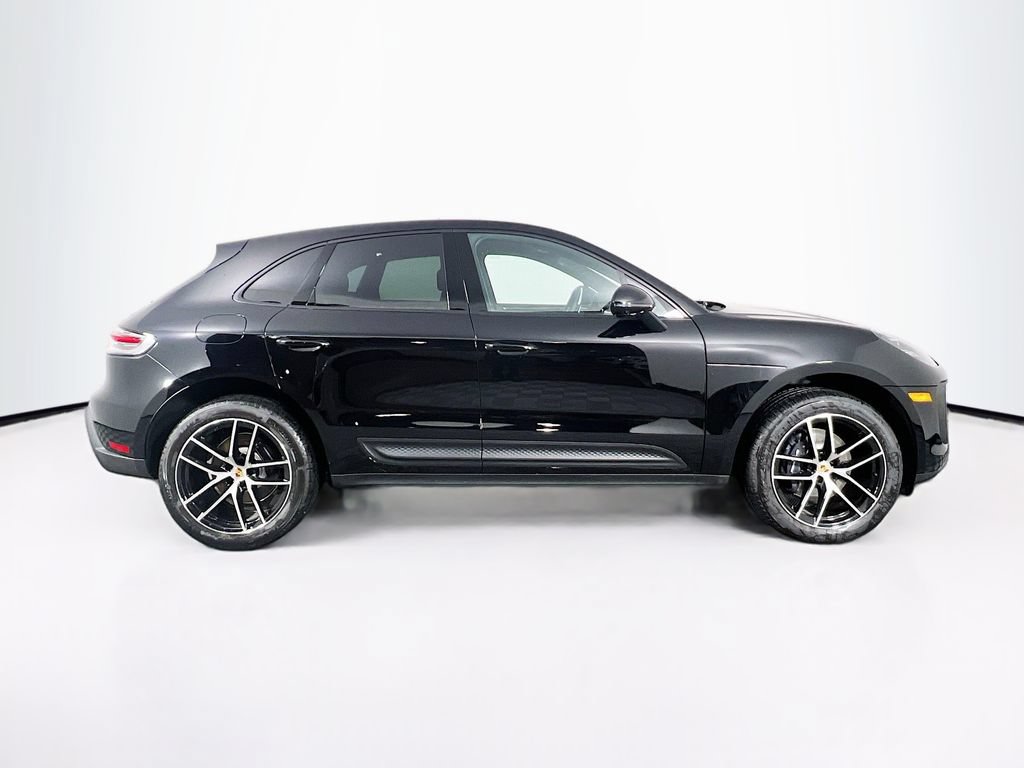 Certified 2026 Porsche Macan AWD/4WD image 8