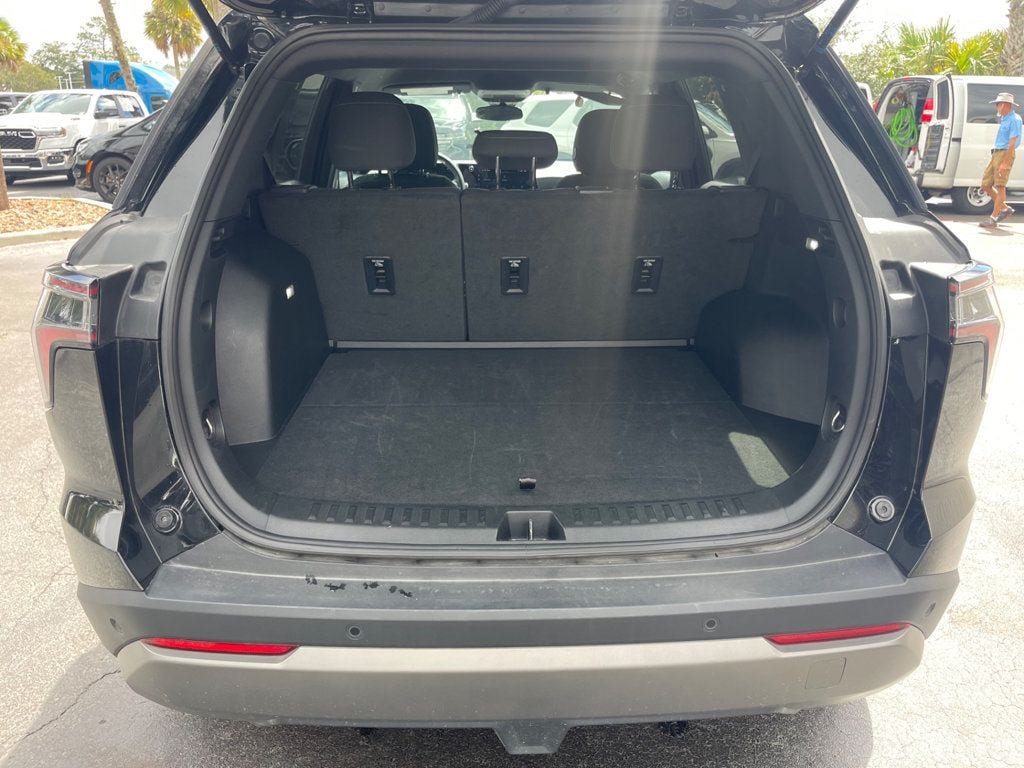 Used 2026 Chevrolet Equinox LT AWD/4WD image 5