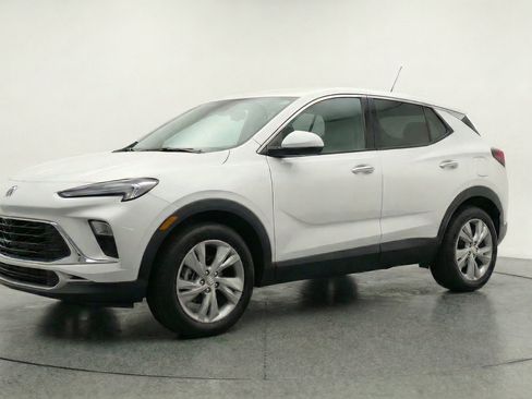 Used 2025 Buick Encore GX Preferred AWD/4WD image 3