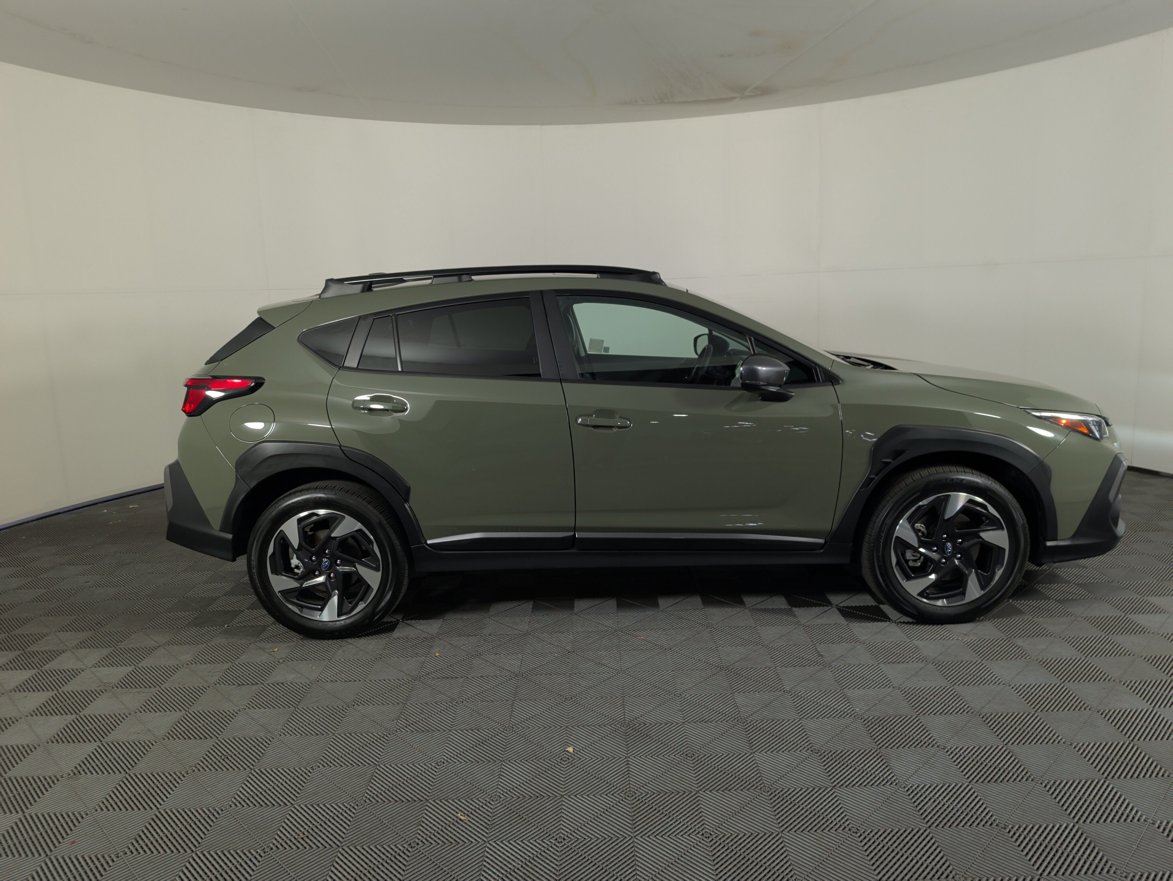 Used 2025 Subaru Crosstrek 2.5i Limited w/ Crosstrek Mirror Package AWD/4WD image 3