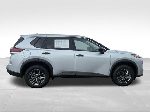 Used 2024 Nissan Rogue S AWD/4WD image 27