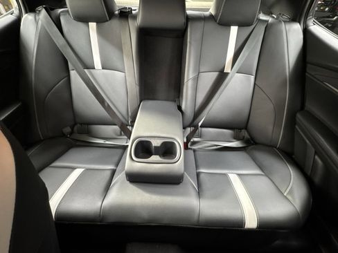 Used 2025 Toyota Camry SE image 5