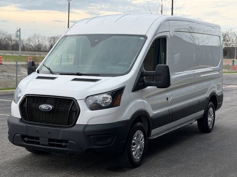 Used 2021 Ford Transit 250 Medium Roof image 4