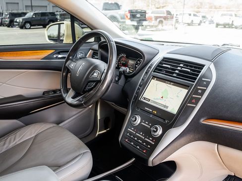 Used 2018 Lincoln MKC Select w/ Select Plus Package image 12