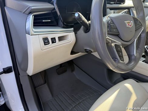 Used 2019 Cadillac XT5 Premium Luxury AWD/4WD image 7