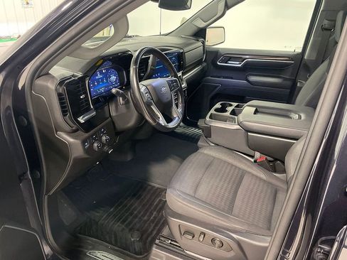 Used 2022 Chevrolet Silverado 1500 RST AWD/4WD image 3
