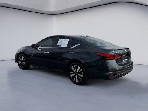 Used 2022 Nissan Altima 2.5 SV image 3