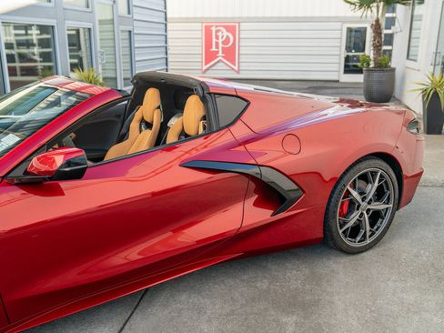 Used 2021 Chevrolet Corvette Stingray Premium Cpe w/ LPO, Roadside Safety Package RWD image 5