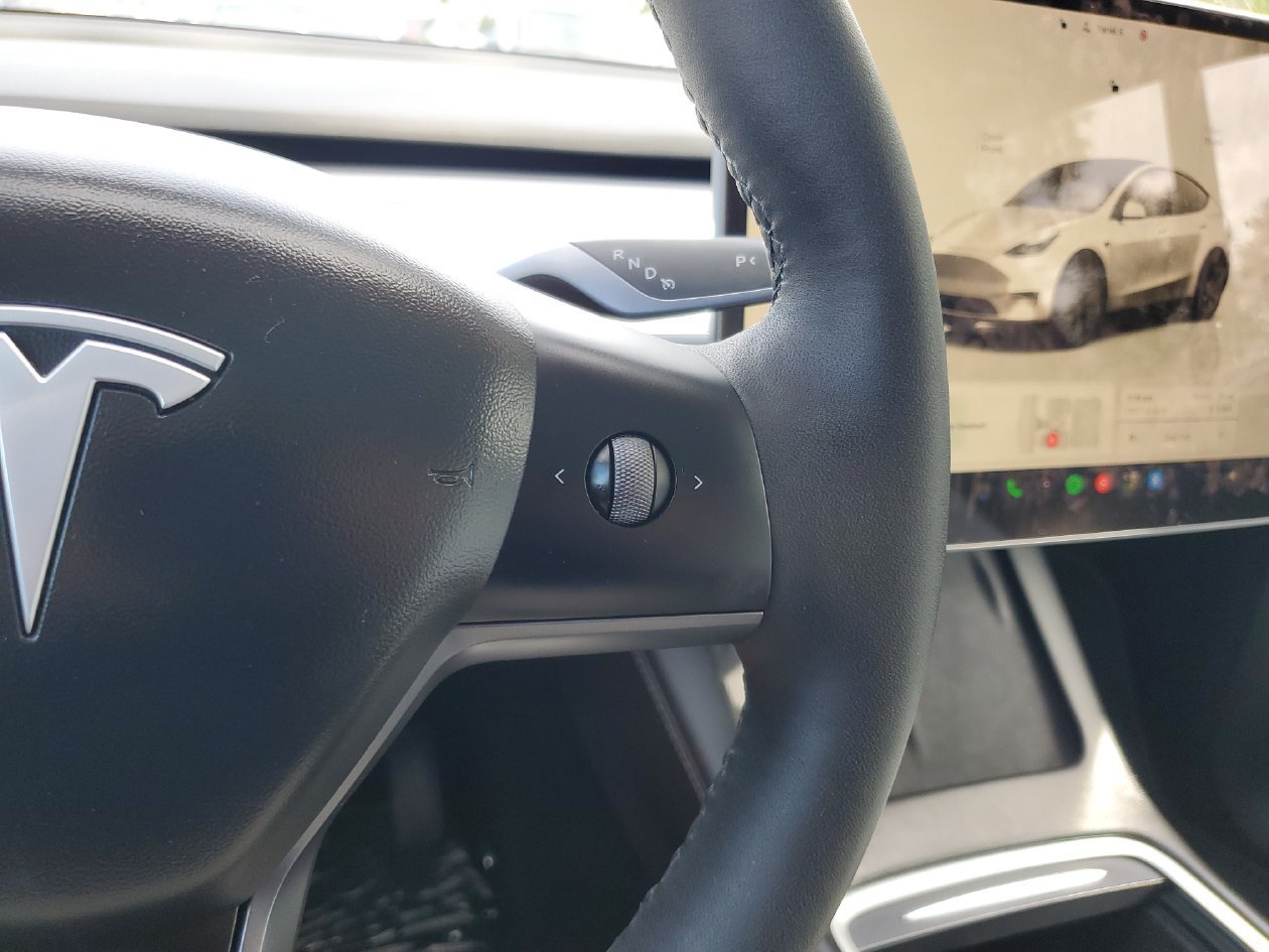 Used 2025 Tesla Model Y Long Range RWD image 26