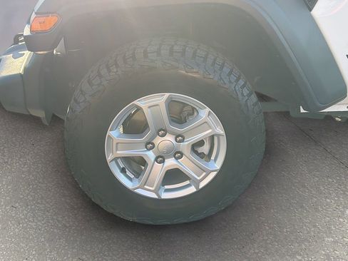 Used 2021 Jeep Wrangler Unlimited Sport image 40