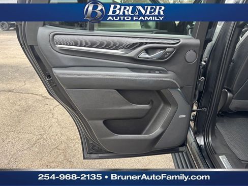 Used 2023 GMC Yukon Denali w/ Denali Reserve Package image 13