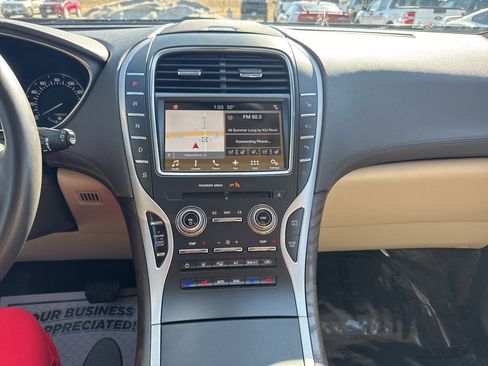 Used 2017 Lincoln MKX Reserve w/ Driver Assistance Package image 3