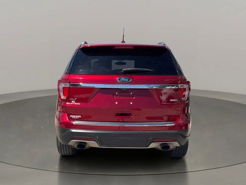 Used 2018 Ford Explorer XLT w/ Equipment Group 201A image 4