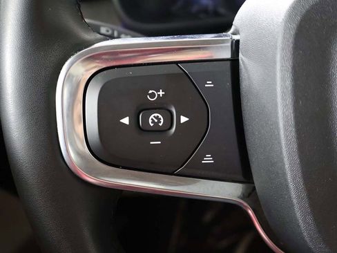 Used 2024 Volvo XC40 B5 Plus w/ Protection Package Premier image 39