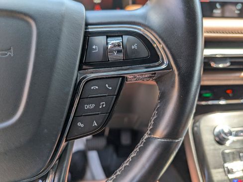 Used 2022 Lincoln Nautilus Reserve AWD/4WD image 23