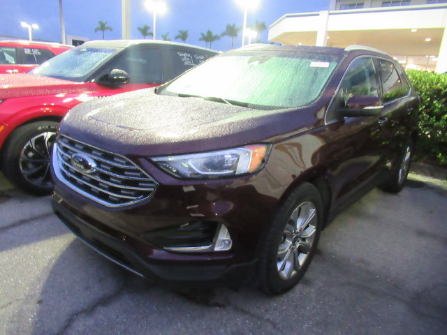 Used 2019 Ford Edge Titanium w/ Cold Weather Package AWD/4WD image 2