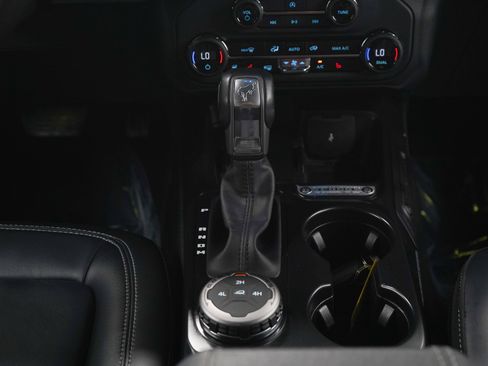 Used 2025 Ford Bronco Outer Banks AWD/4WD image 17