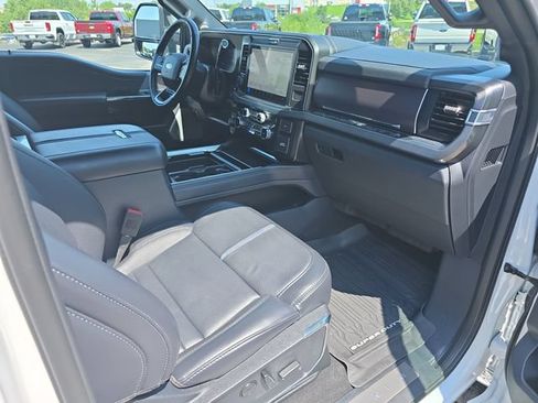 Certified 2026 Ford F450 Platinum w/ FX4 Off-Road Package AWD/4WD image 14