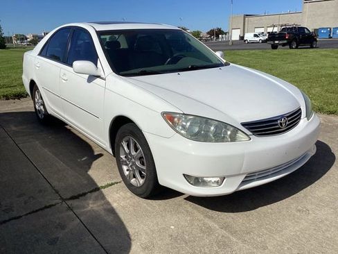 Used 2005 Toyota Camry LE FWD image 9