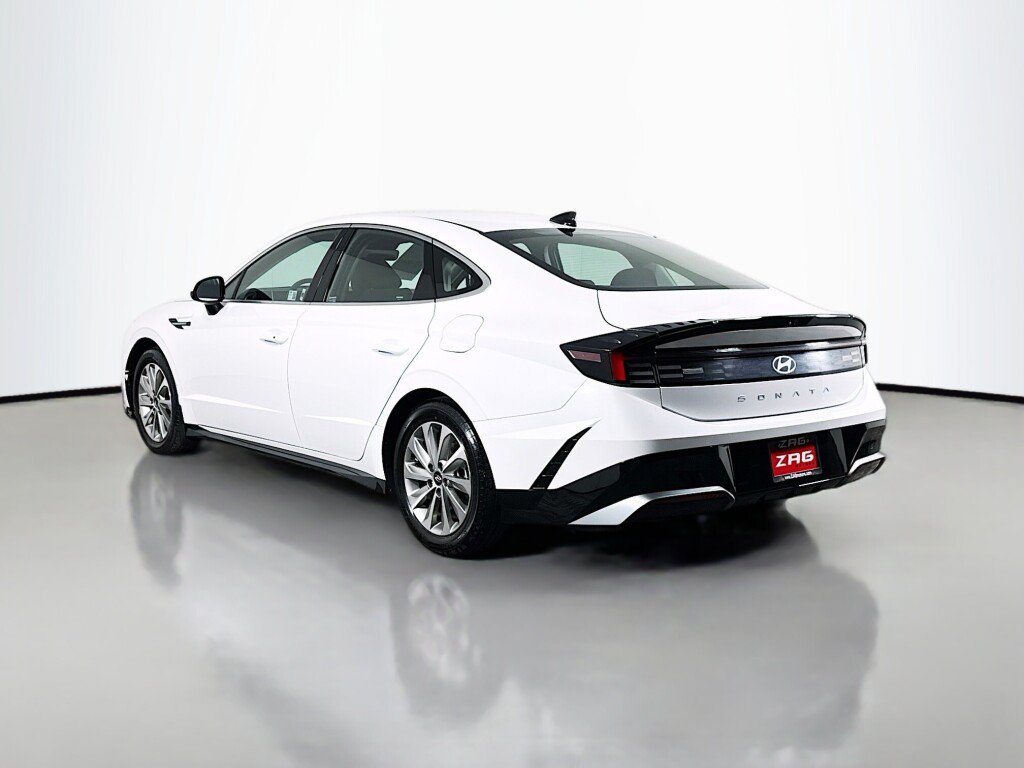 Used 2024 Hyundai Sonata SEL FWD image 3