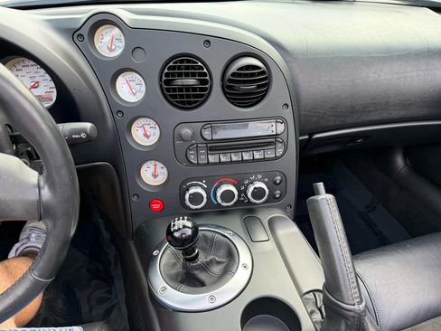 Used 2004 Dodge Viper SRT-10 image 25