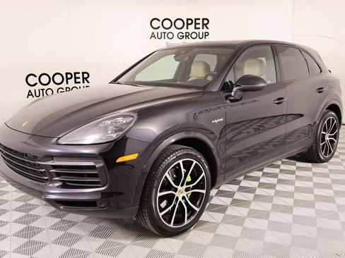 Used 2020 Porsche Cayenne Base image 12