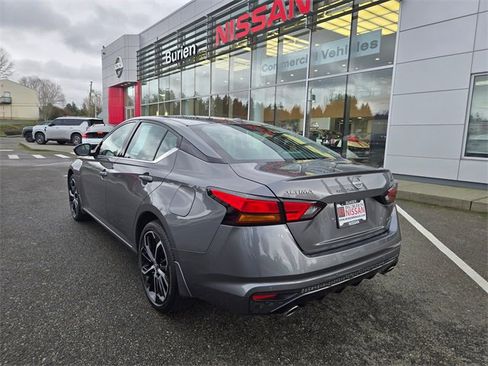Used 2025 Nissan Altima 2.5 SR image 9