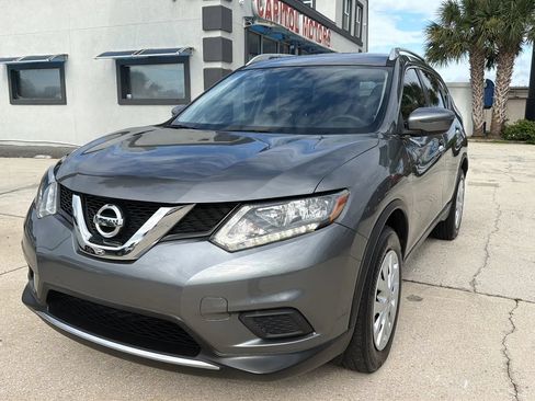 Used 2016 Nissan Rogue S w/ Appearance Package FWD image 1