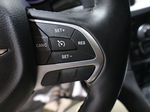 Used 2016 Chrysler 300 C AWD/4WD image 36