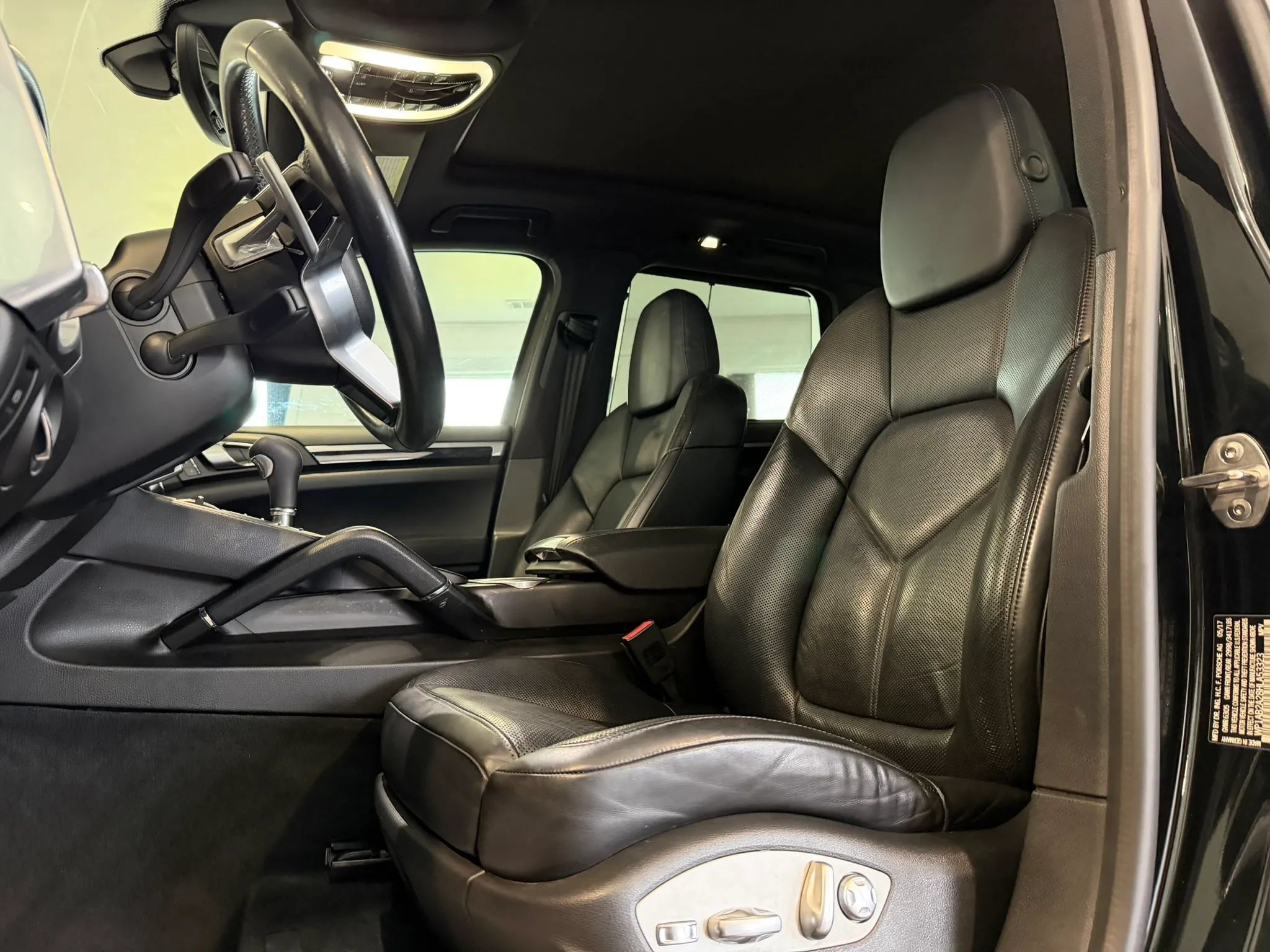 Used 2017 Porsche Cayenne S AWD/4WD image 10