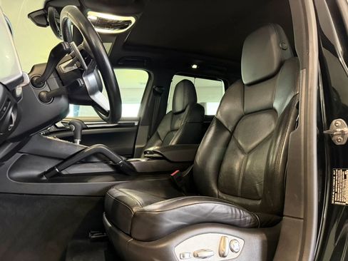 Used 2017 Porsche Cayenne S AWD/4WD image 10
