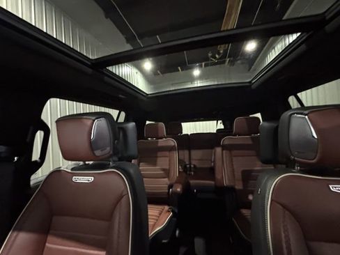 Used 2024 GMC Yukon XL Denali Ultimate AWD/4WD image 19