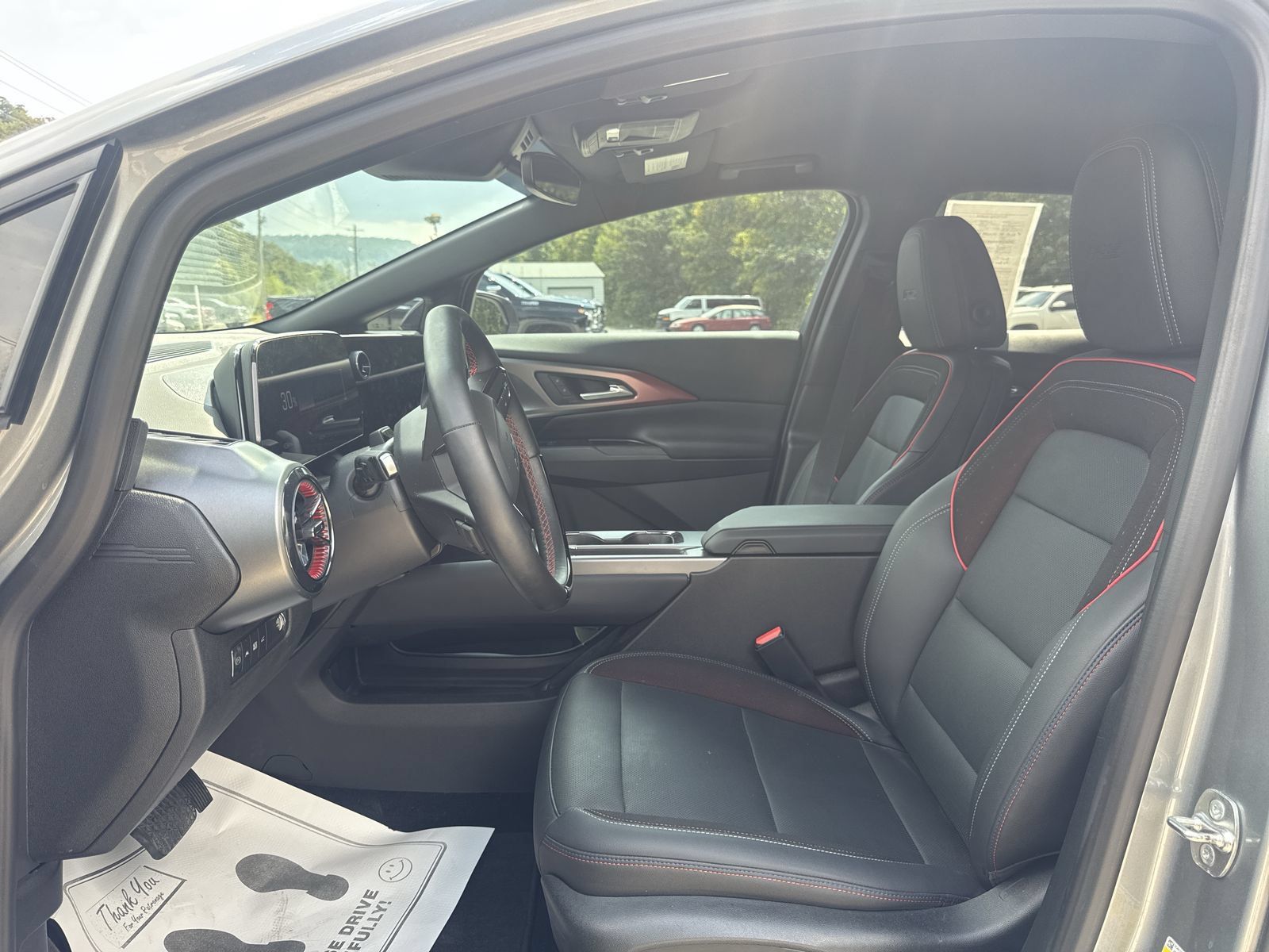 Used 2024 Chevrolet Equinox EV RS FWD image 11