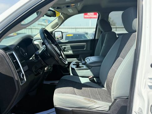 Used 2019 RAM 1500 Classic SLT w/ Luxury Group image 15