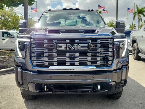 Used 2024 GMC Sierra 3500 Denali Ultimate image 2