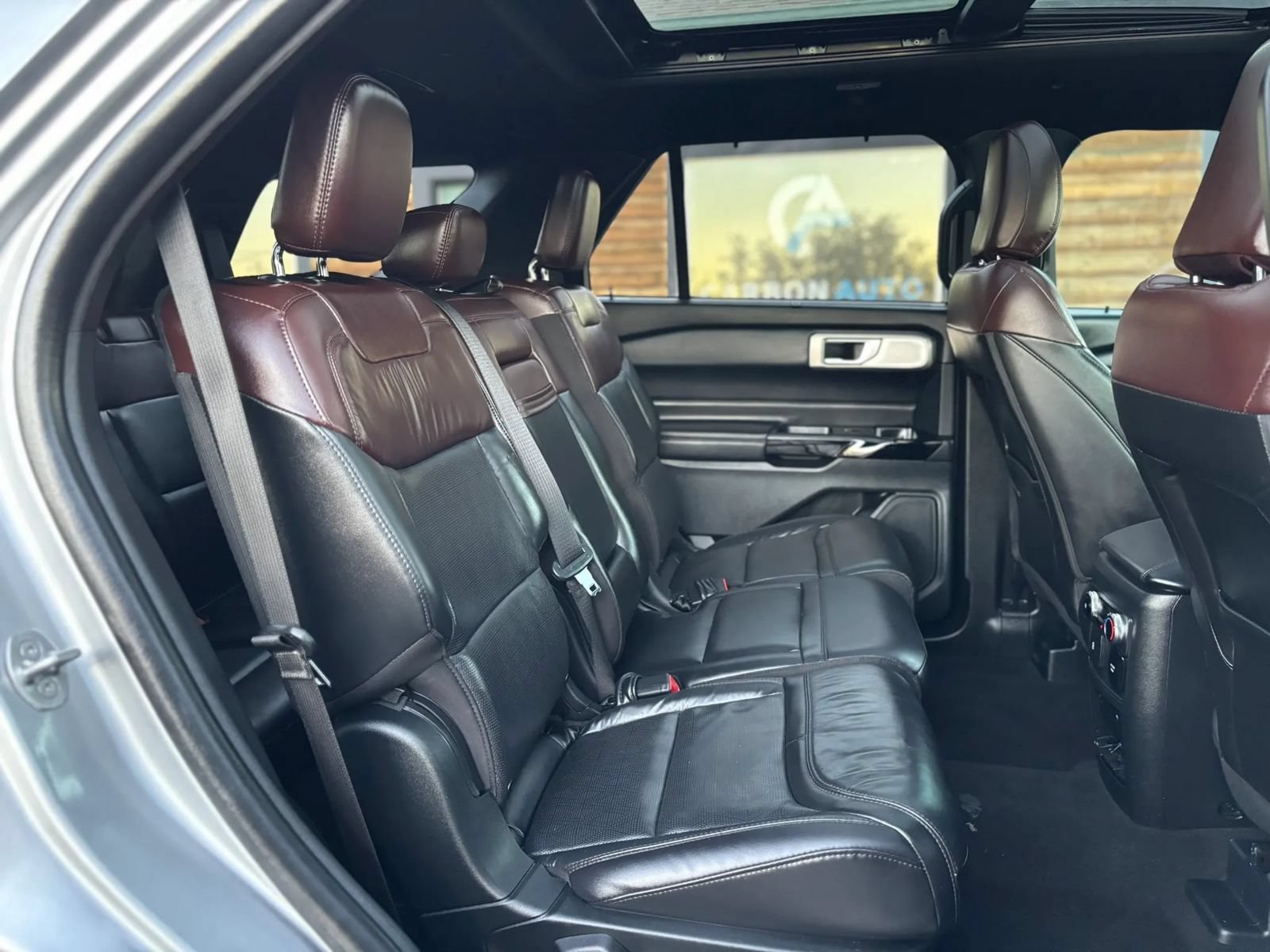 Used 2023 Ford Explorer Platinum w/ Technology Package AWD/4WD image 20