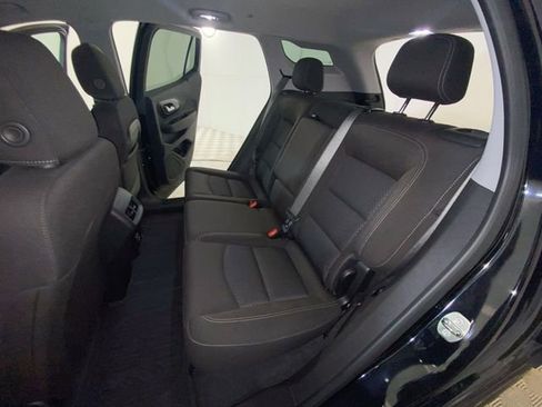 Used 2024 GMC Terrain SLE w/ Driver Convenience Package FWD image 13