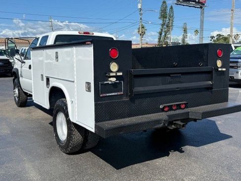 Used 2006 GMC Sierra 3500 W/T w/ Heavy-Duty Power Package image 7