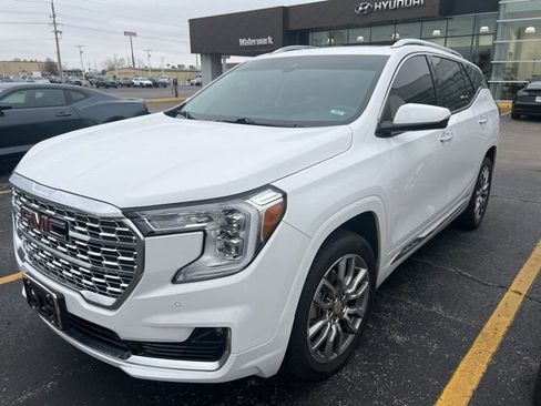 Used 2023 GMC Terrain Denali image 1