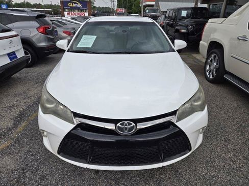 Used 2017 Toyota Camry SE FWD image 4