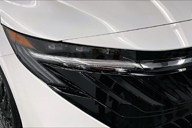 New 2027 Nissan Sentra SR FWD image 14