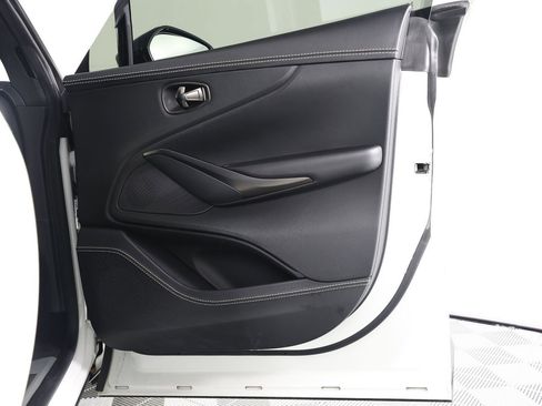 Used 2021 Aston Martin DBX image 25