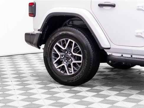 Used 2024 Jeep Wrangler Unlimited Sahara AWD/4WD image 37