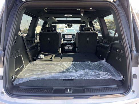 New 2026 Jeep Grand Wagoneer 4WD image 4